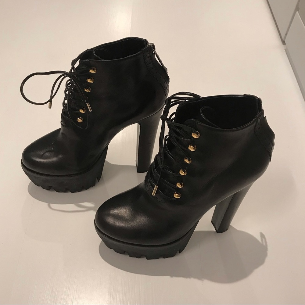 Versace Versus lace front ankle boots - 38